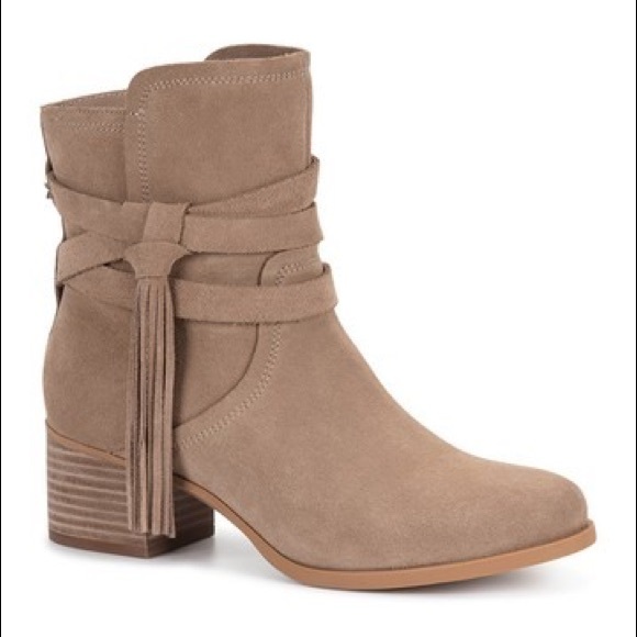 UGG Shoes - NWOB kookaburra ugg booties size 7